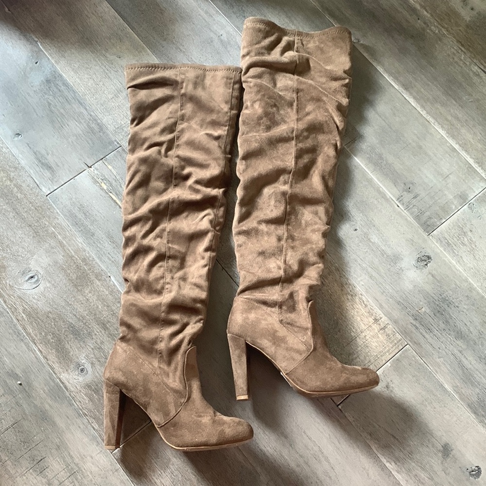 Super Stylish over the knee suede boots 😍